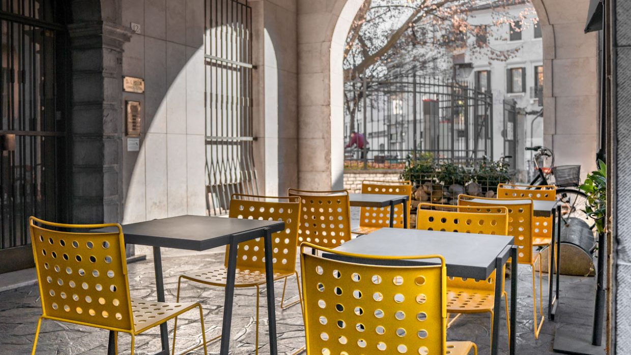 IL BAR ITALIANO: SEDIE E TAVOLINI PER L’ARREDO HORECA Urbantime by Diemmebi