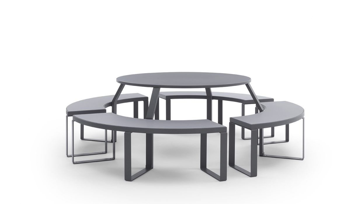 PICNIC TABLE .040